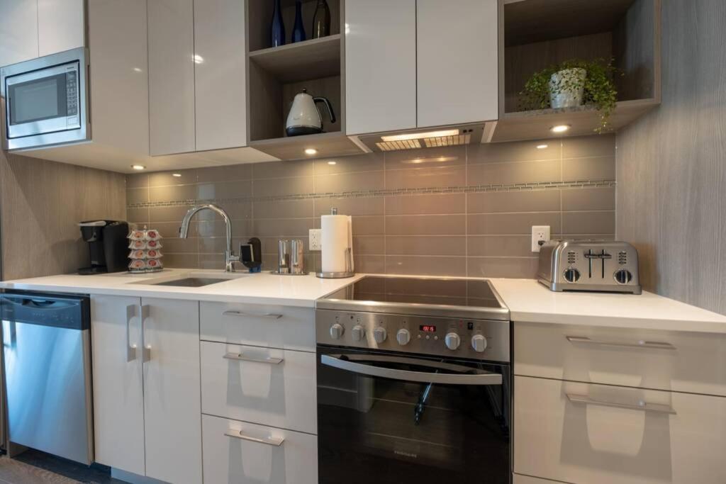 Clean 4Th Floor 1 Bedroom Apt In Old Town China Town Victoria Esterno foto