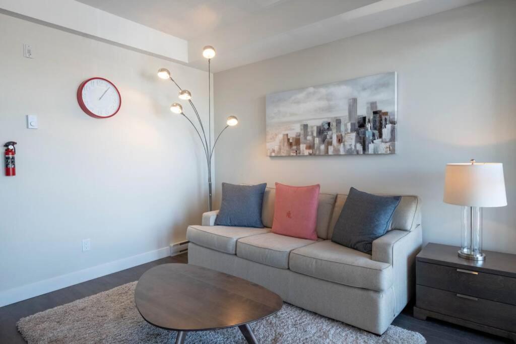 Clean 4Th Floor 1 Bedroom Apt In Old Town China Town Victoria Esterno foto