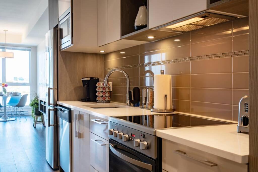 Clean 4Th Floor 1 Bedroom Apt In Old Town China Town Victoria Esterno foto