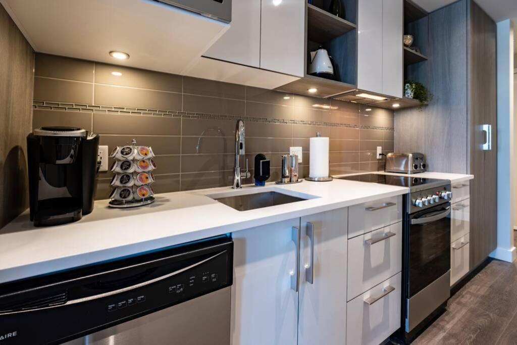 Clean 4Th Floor 1 Bedroom Apt In Old Town China Town Victoria Esterno foto